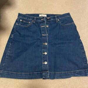 Gap Jean skirt. Button up. Like new.
